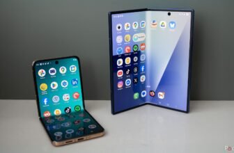 5 easy causes I will all the time decide a clamshell over book-style folding cellphone