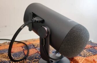 From HDMI to RCA, listed below are all of the cables you would possibly want on your projector