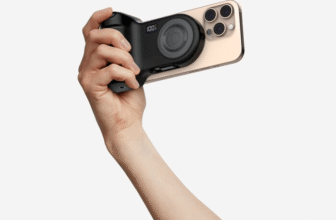 Belkin Stage PowerGrip: PowerBank Provides Additional Grip For iPhone Photographers
